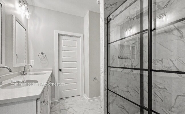 Building Photo - Charming 3BR/3BA Hoover Home with Fenced-In Yard & Modern LVP Flooring