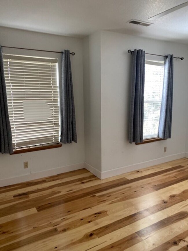 Building Photo - 3665 Cashill Blvd