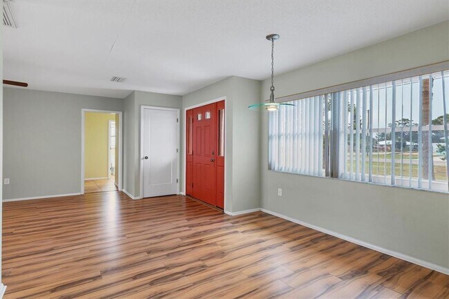 Building Photo - 5221 Lemon Bay Dr