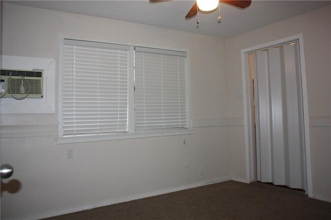 Building Photo - 1123 Gunter St
