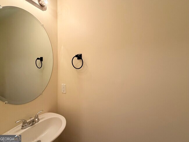 Building Photo - 18 Everett Cir SE