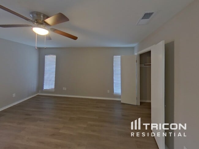 Building Photo - 10144 Desert Willow Dr