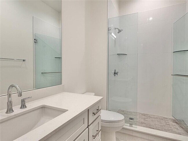 Building Photo - 920 N Osceola Ave