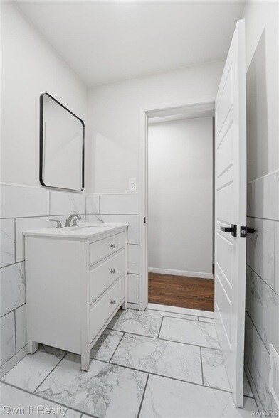 Building Photo - 24985 Mabray Ave