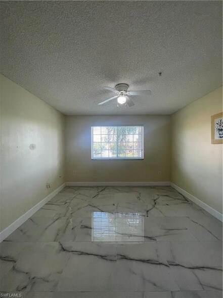 Building Photo - 1205 Wildwood Lakes Blvd
