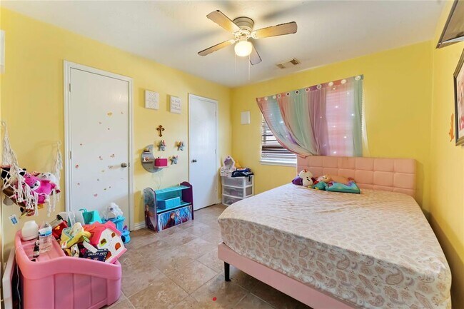 Building Photo - 4439 Plumeria Ave