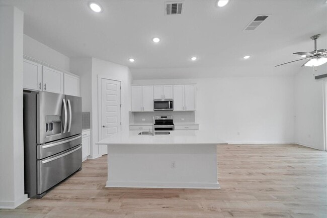 Building Photo - 316 Peace Pipe Way