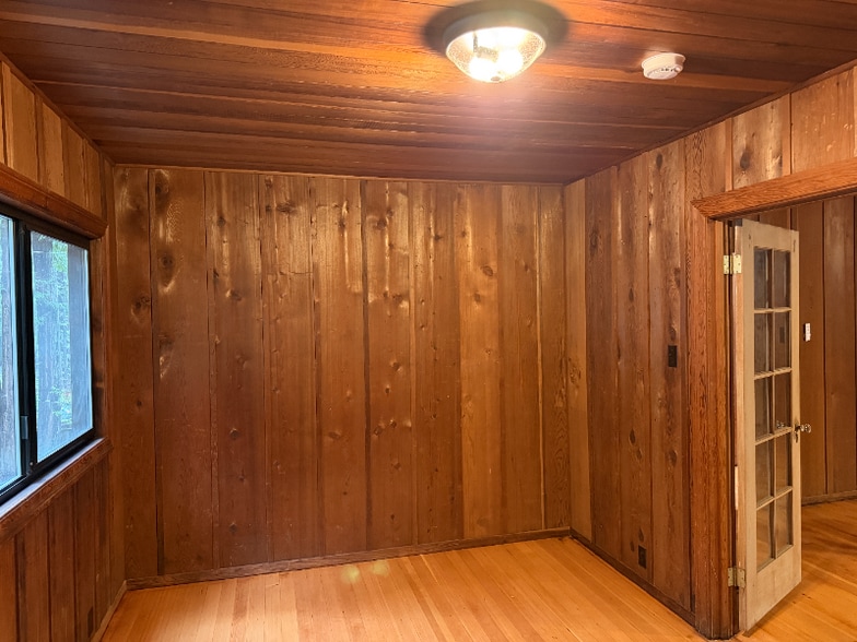 Building Photo - 19479 Hidden Valley Rd