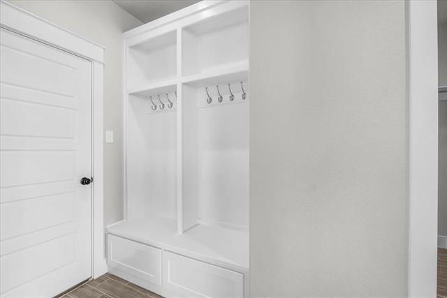 Building Photo - 4020 Windy Pt Rnch Rd