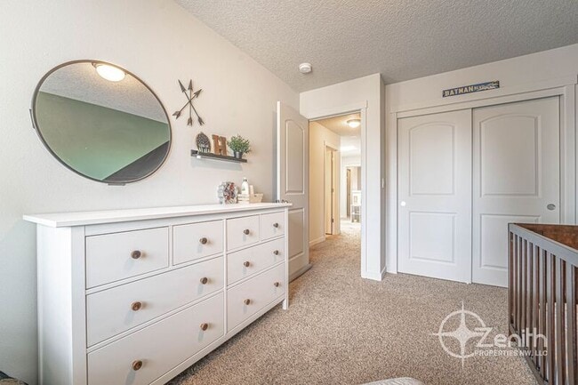 Building Photo - 5921 NE 48th St