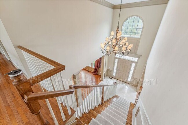 Building Photo - 44 Equestrian Way