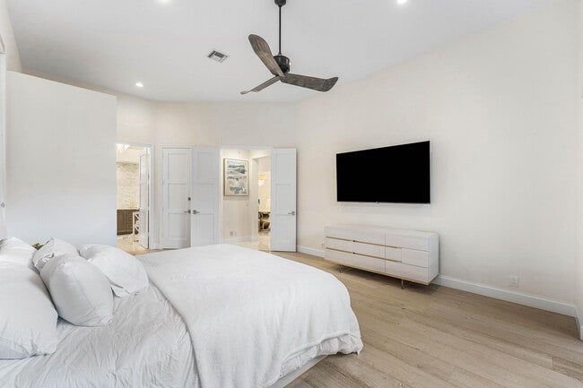 Building Photo - 6673 NW 24th Terrace