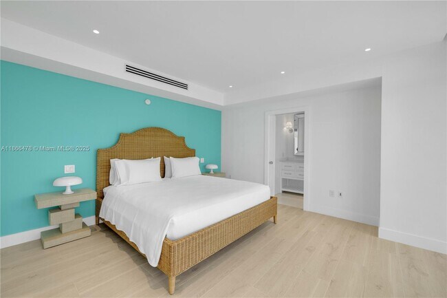 Building Photo - 3737 Collins Ave