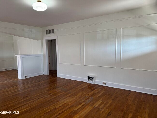Building Photo - 1606 Hawthorne St