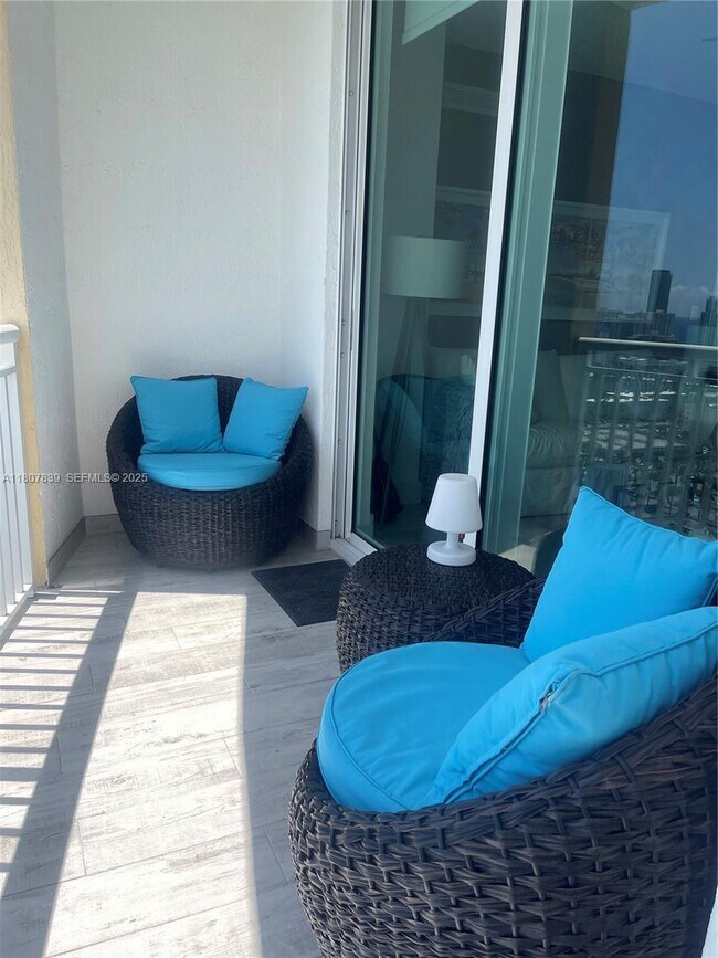 Building Photo - 1755 E Hallandale Beach Blvd