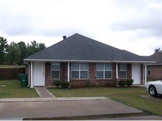 Building Photo - 100 Elm Creek