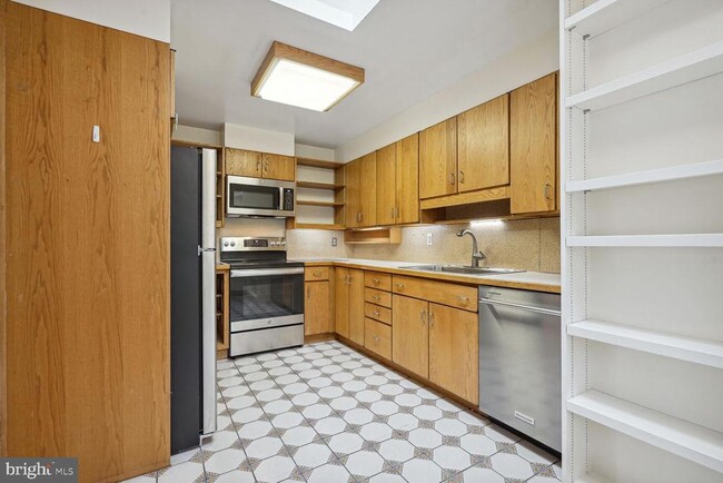 Building Photo - 1063 Carper St