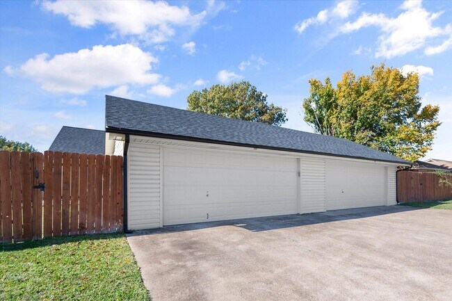 Building Photo - Precious Mansfield 2 Bed 2 Bath