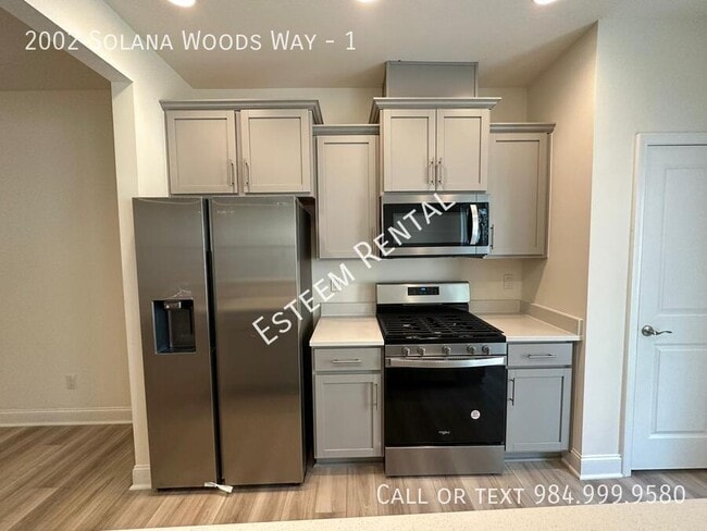 Building Photo - 2002 Solana Wds Dr