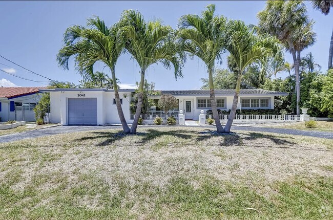 Building Photo - 2041 Coral Reef Dr