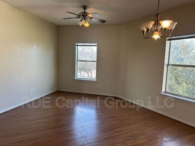 Building Photo - 5203 Bexar St