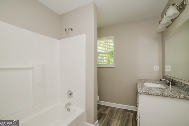 Building Photo - 117 Mayflower Cir