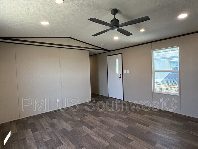 Building Photo - 1866 El Dorado Dr