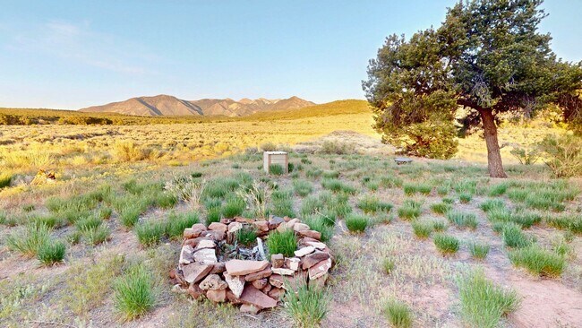 Building Photo - Beautiful Home on 10 Private Acres