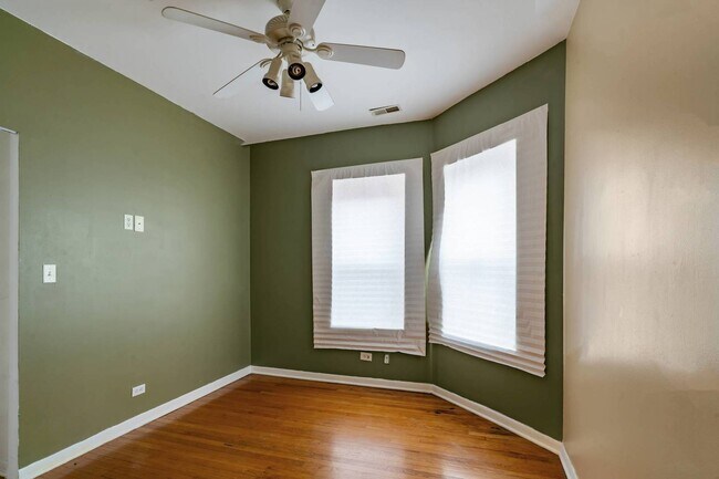 Building Photo - 8154 S Drexel Ave