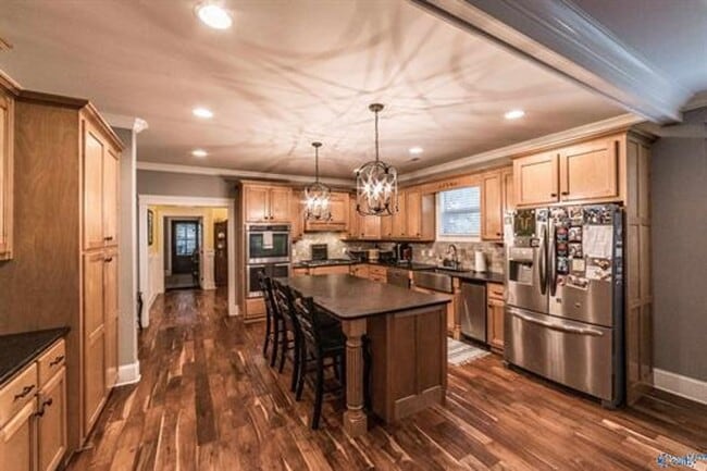 Building Photo - 1716 NE Wellman Ave