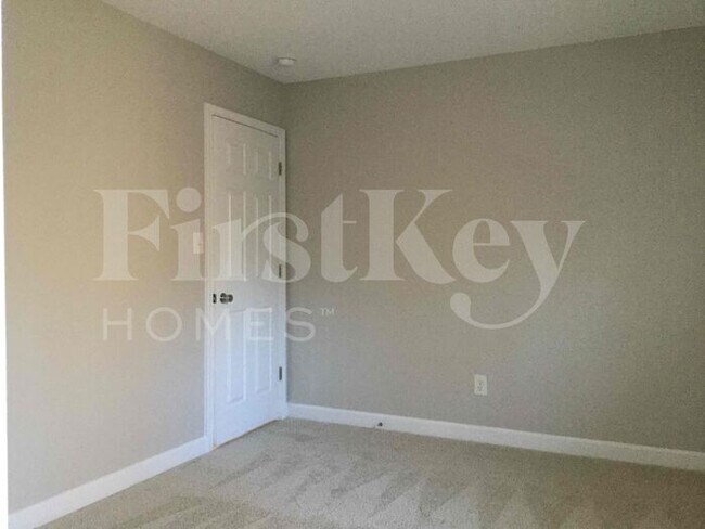 Building Photo - 1401 Clooney Ln
