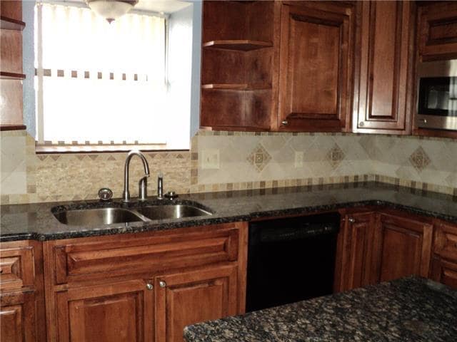 Building Photo - 4617 Catclaw Dr