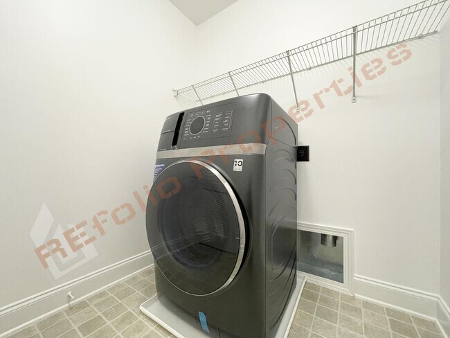 Building Photo - Beautiful 2 Story 3 Bedroom 2.5 Bath Townh...
