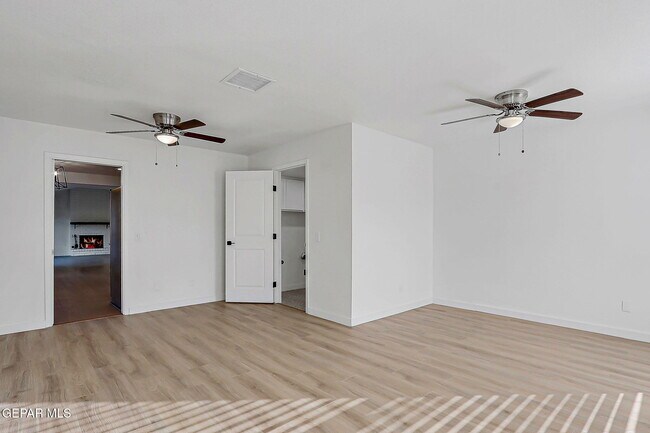 Building Photo - 4828 Ballerina Dr