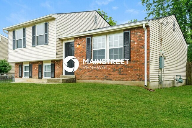 Building Photo - 3 Bedroom Pet-Friendly Home in Louisville, KY with Main Street Renewal