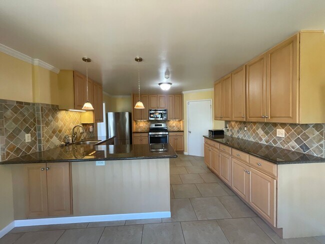 Building Photo - Beautiful San Bruno Home!