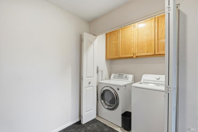 Building Photo - 1731 Walnut Creek Dr