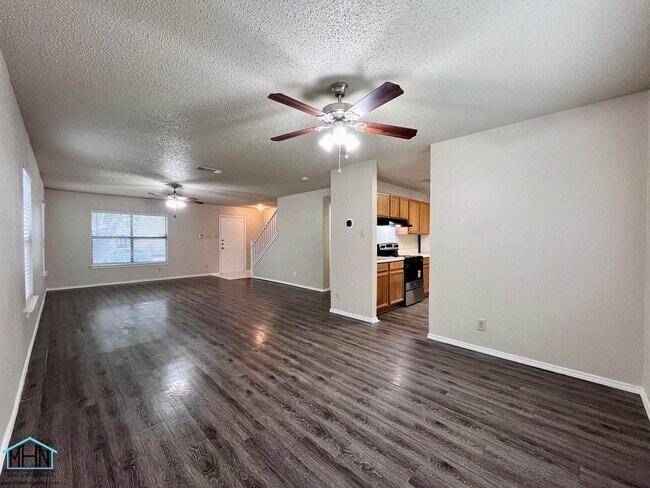 Building Photo - 8143 Chestnut Manor Dr