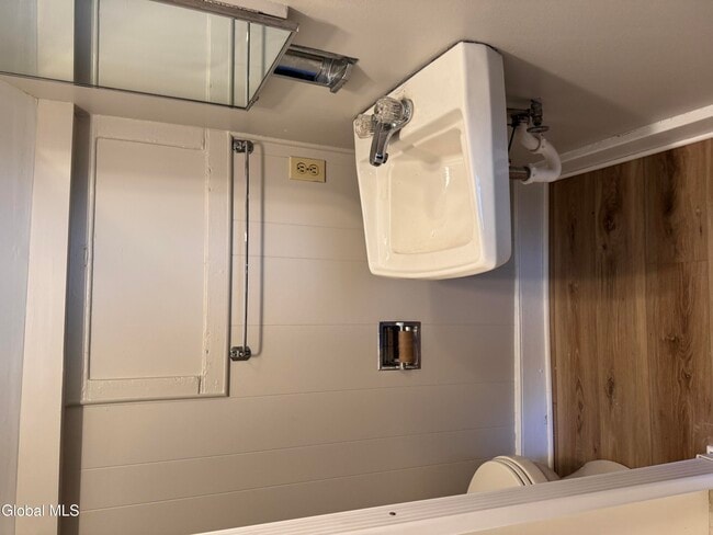 Building Photo - 34 Old Rte 146