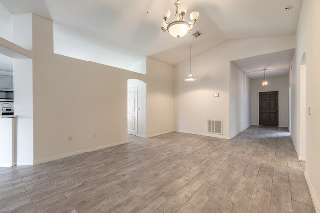 Building Photo - 109 Blue Daze Cir