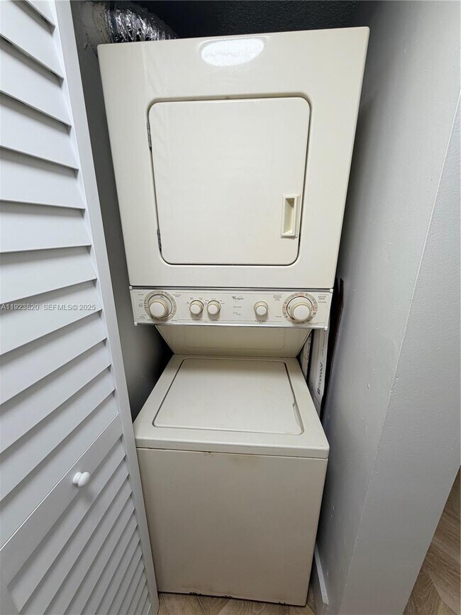 Building Photo - 13255 SW 88th Ln