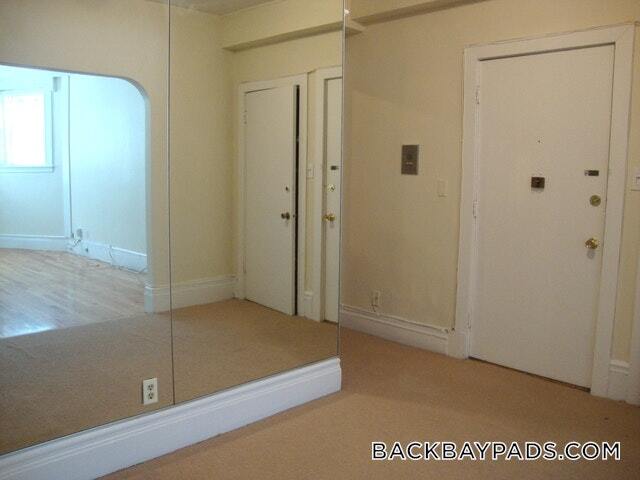 Building Photo - 520 Beacon St