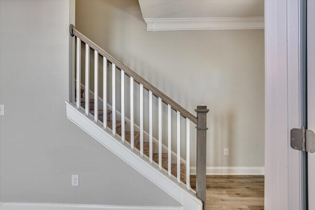 Building Photo - 627 Garland Trl