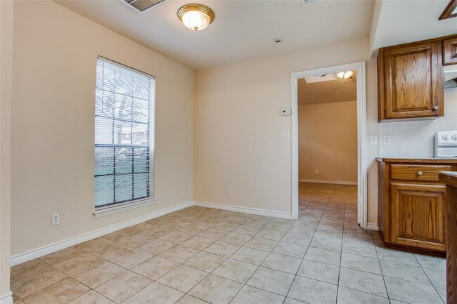 Building Photo - 8811 Clearbrook Trail