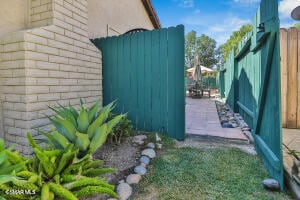 Building Photo - 1714 Sandal Wood Pl
