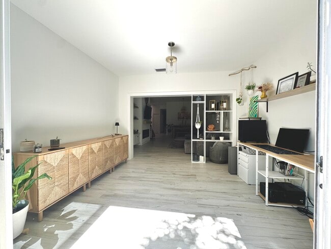 Building Photo - 1813 Wood Fern Dr