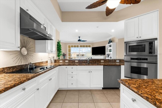 Building Photo - 14041 Bellagio Way