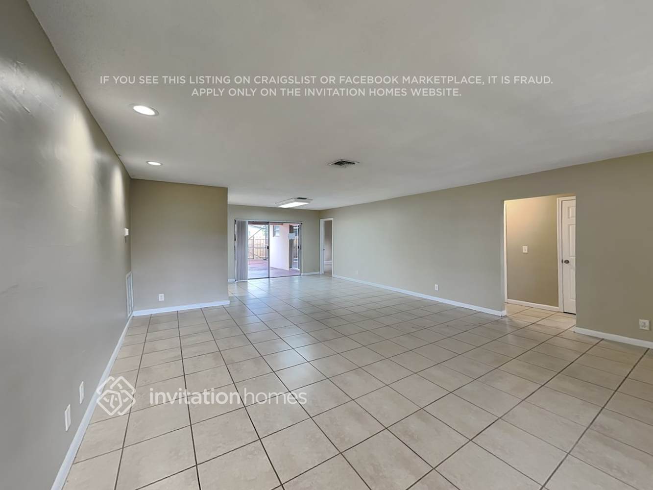 Building Photo - 5042 SW 89th Ave