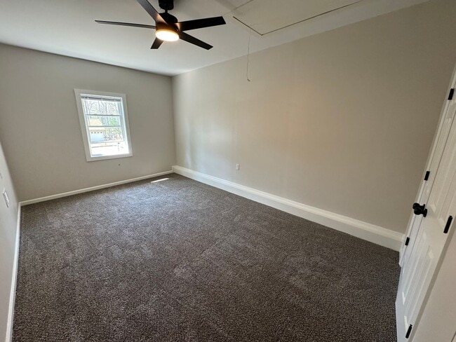 Building Photo - Handsome East Side Home