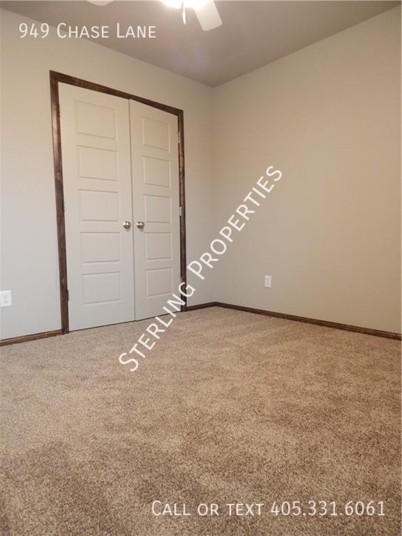 Building Photo - 949 Chase Ln